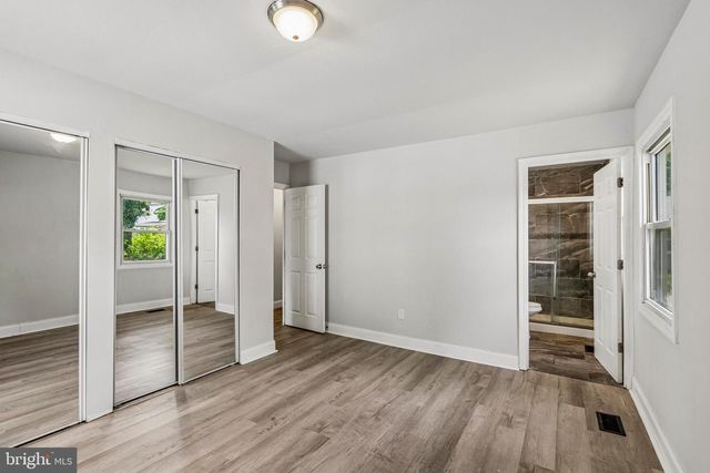 6 NEWPORT LN, Willingboro, NJ 08046