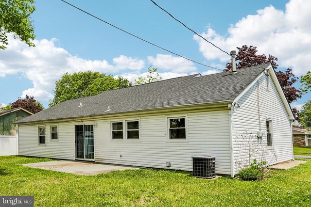 6 NEWPORT LN, Willingboro, NJ 08046