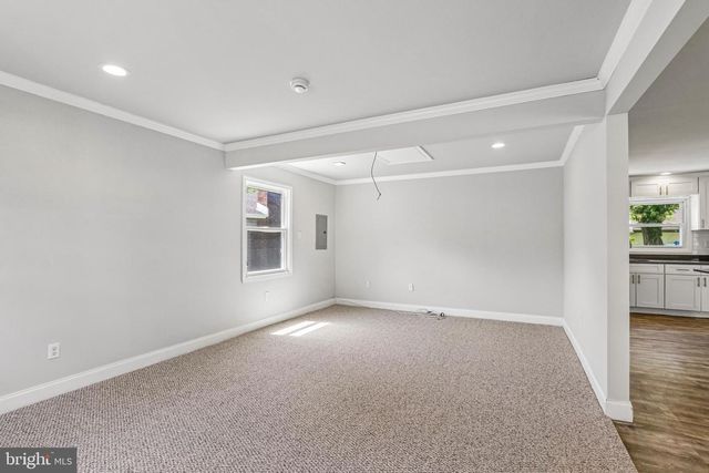6 NEWPORT LN, Willingboro, NJ 08046