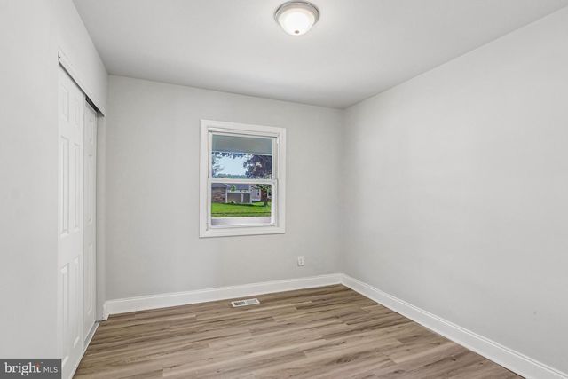 6 NEWPORT LN, Willingboro, NJ 08046