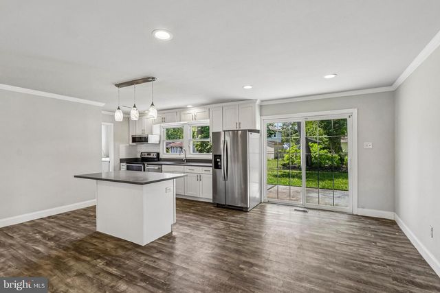 6 NEWPORT LN, Willingboro, NJ 08046