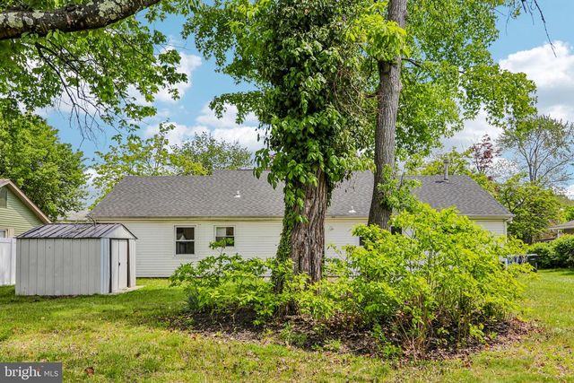 6 NEWPORT LN, Willingboro, NJ 08046
