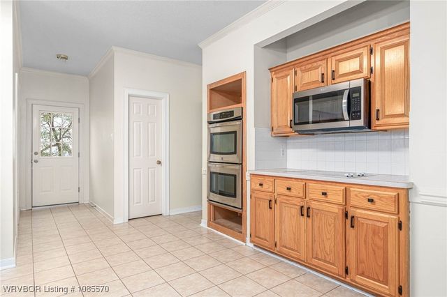 1912 Parkridge Drive, Van Buren, AR 72956