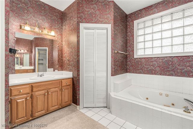 1912 Parkridge Drive, Van Buren, AR 72956