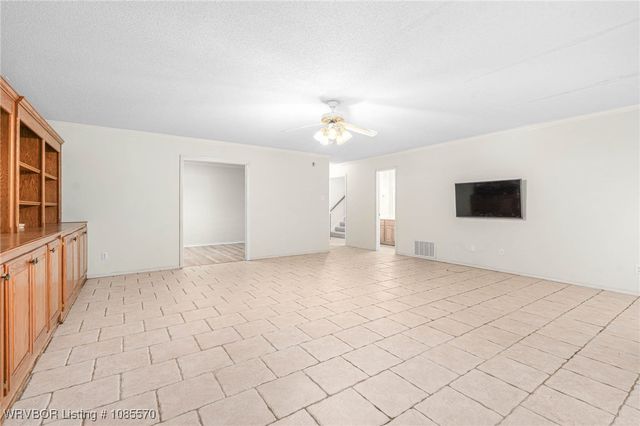 1912 Parkridge Drive, Van Buren, AR 72956