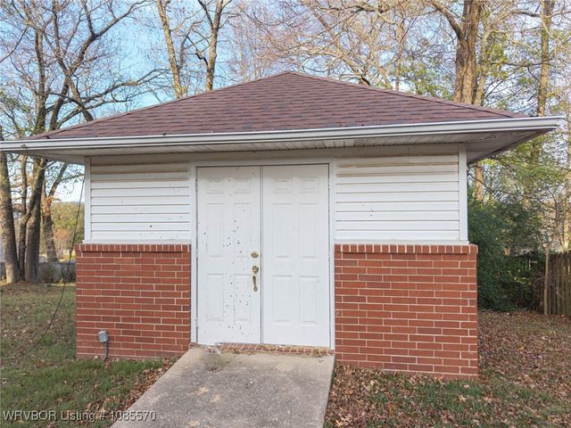 1912 Parkridge Drive, Van Buren, AR 72956