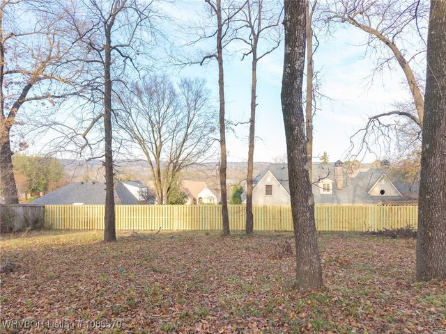 1912 Parkridge Drive, Van Buren, AR 72956