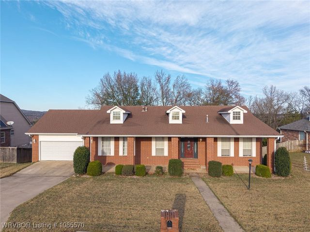 1912 Parkridge Drive, Van Buren, AR 72956