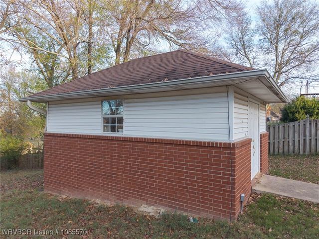 1912 Parkridge Drive, Van Buren, AR 72956