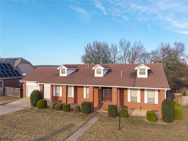 1912 Parkridge Drive, Van Buren, AR 72956