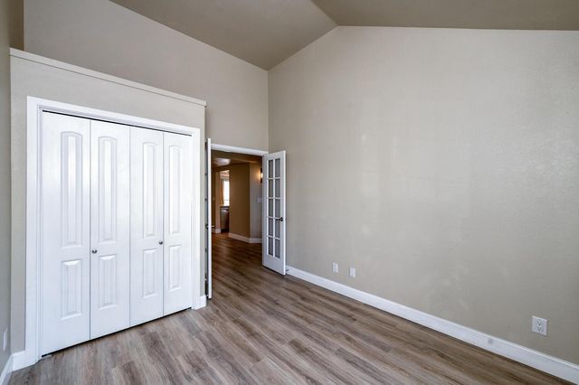 923 E Foxhill Drive, Fresno, CA 93720