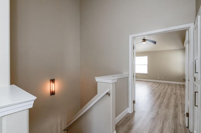 923 E Foxhill Drive, Fresno, CA 93720