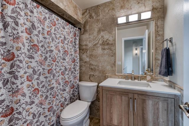 923 E Foxhill Drive, Fresno, CA 93720