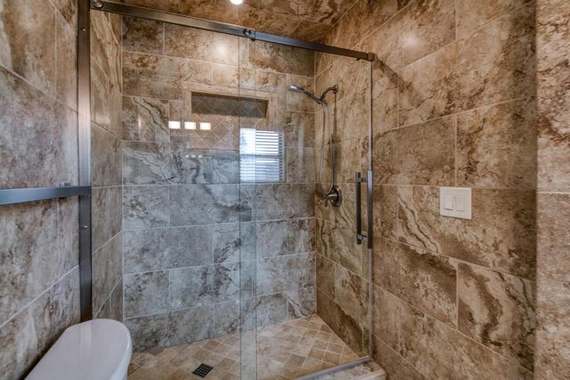 923 E Foxhill Drive, Fresno, CA 93720