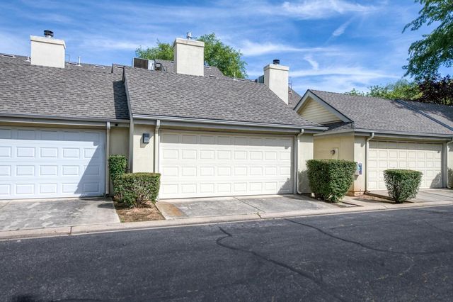 923 E Foxhill Drive, Fresno, CA 93720