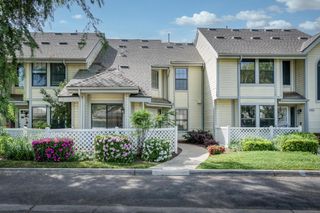 923 E Foxhill Drive, Fresno, CA 93720