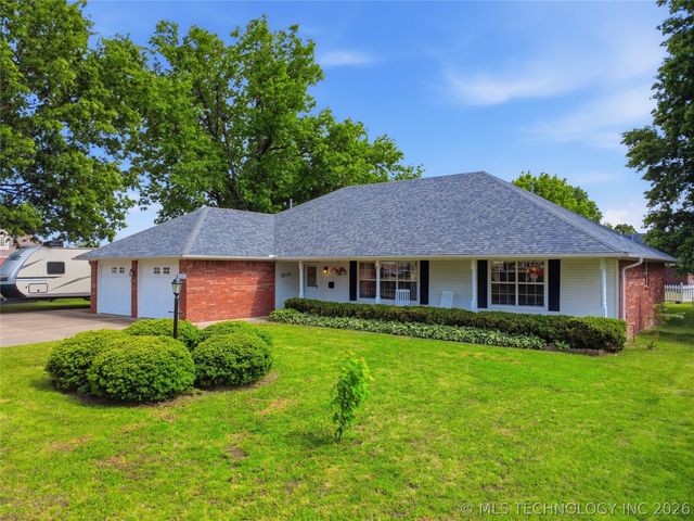620 Grove Crest Road, Pryor, OK 74361