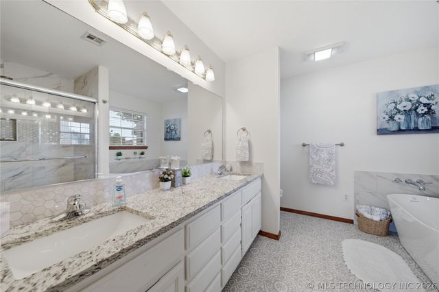 620 Grove Crest Road, Pryor, OK 74361