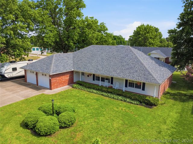 620 Grove Crest Road, Pryor, OK 74361