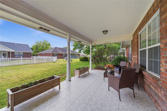 620 Grove Crest Road, Pryor, OK 74361