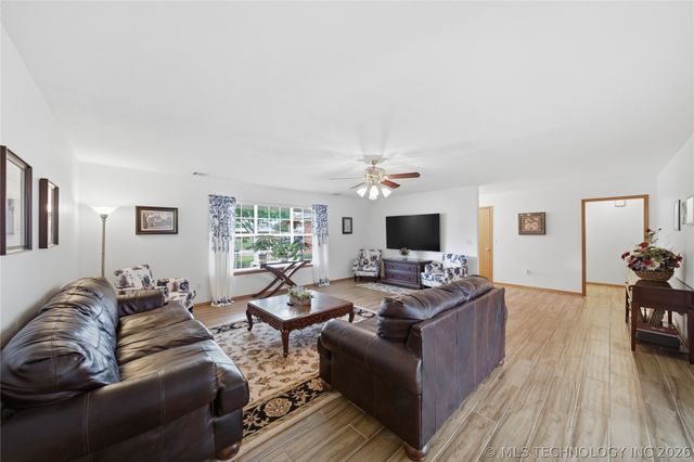 620 Grove Crest Road, Pryor, OK 74361