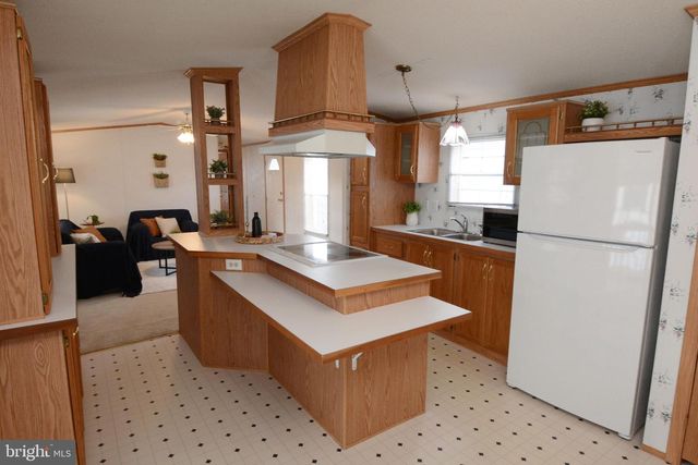 3005 WALNUT LN, Telford, PA 18969