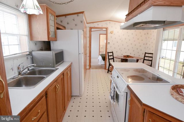 3005 WALNUT LN, Telford, PA 18969