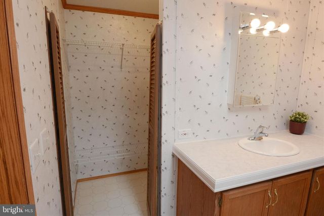 3005 WALNUT LN, Telford, PA 18969