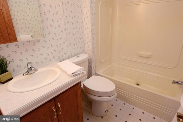 3005 WALNUT LN, Telford, PA 18969