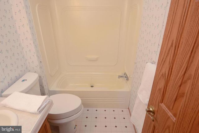 3005 WALNUT LN, Telford, PA 18969