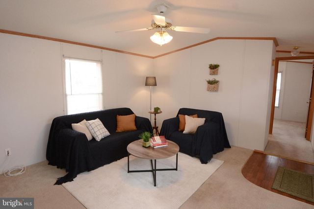 3005 WALNUT LN, Telford, PA 18969