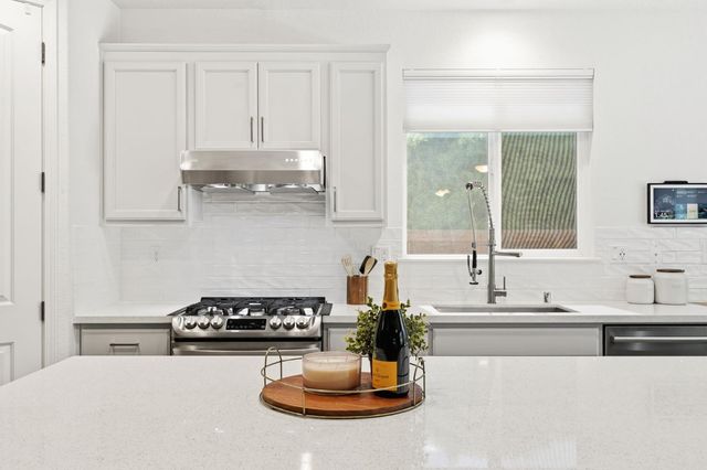 2778 Marlin St, West Sacramento, CA 95691