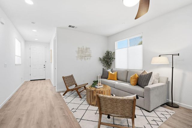 2778 Marlin St, West Sacramento, CA 95691