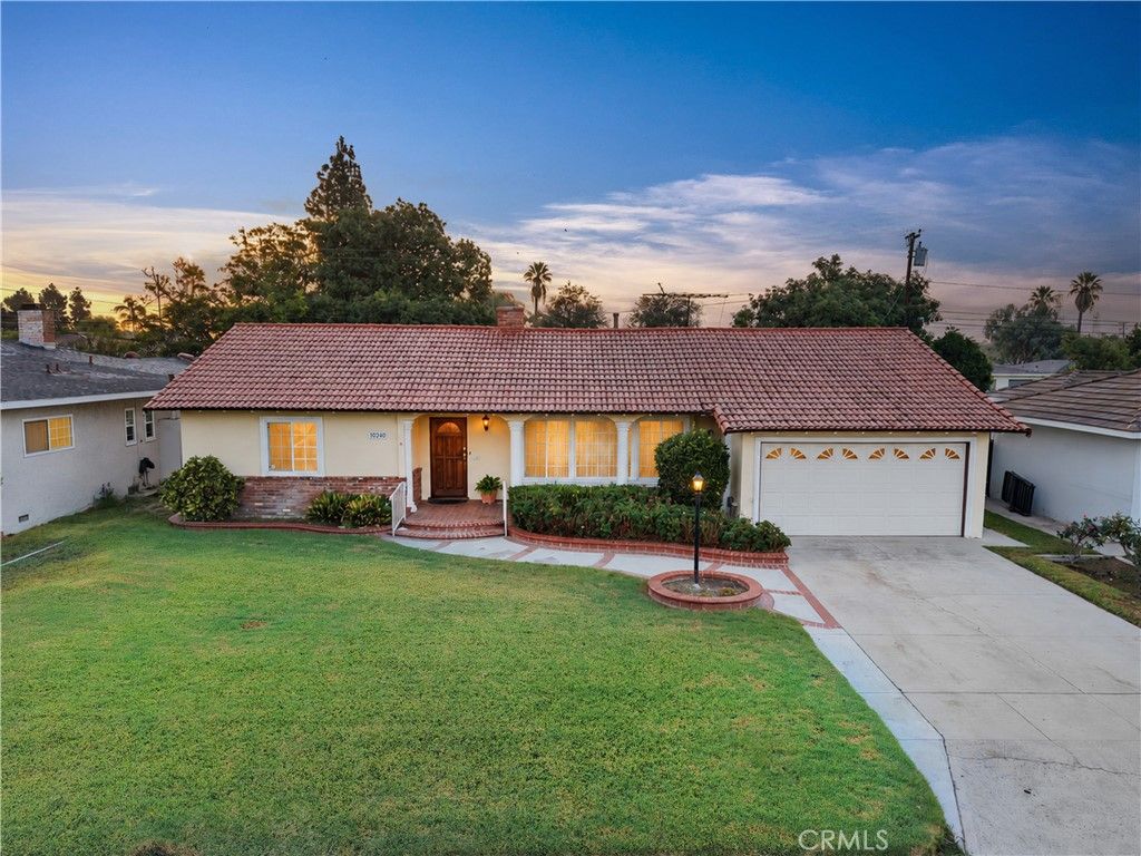 10240 Newville, Downey, CA 90241 — exterior