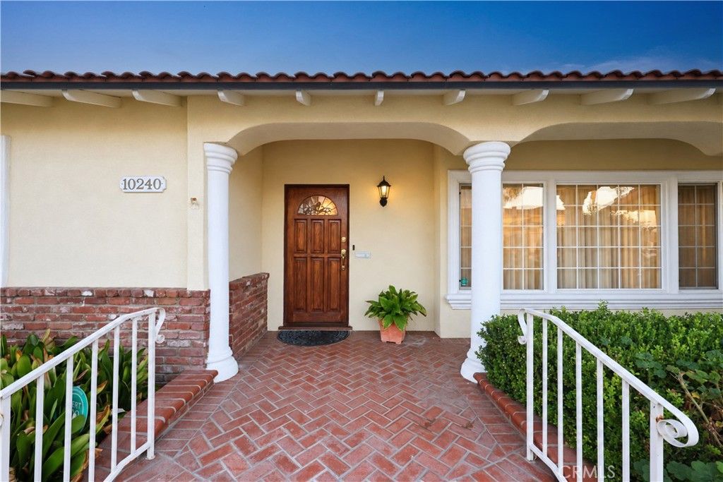 10240 Newville, Downey, CA 90241 — photo 2