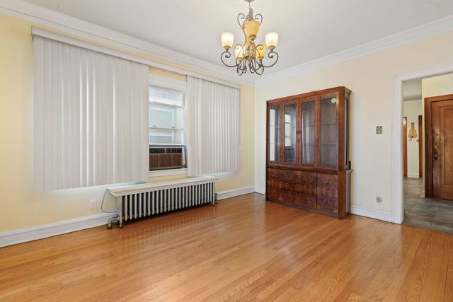 7636 S Winchester Avenue, Chicago, IL 60620