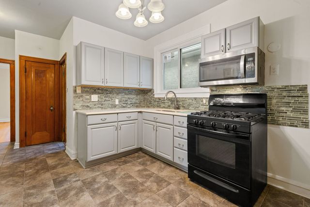 7636 S Winchester Avenue, Chicago, IL 60620