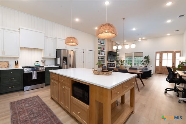 407 Tucker Street, Rogers, TX 76569