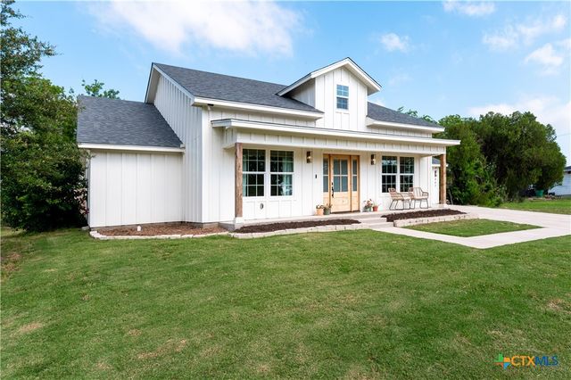 407 Tucker Street, Rogers, TX 76569