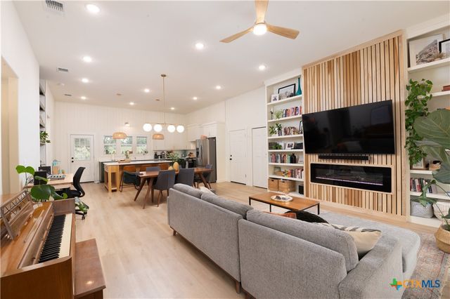 407 Tucker Street, Rogers, TX 76569