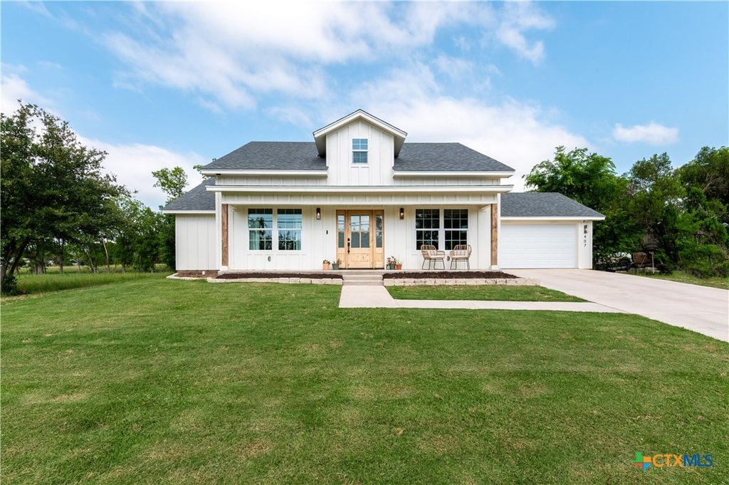 407 Tucker Street, Rogers, TX 76569