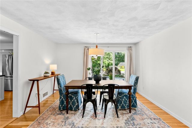 6 North Lane, Barrington, RI 02806