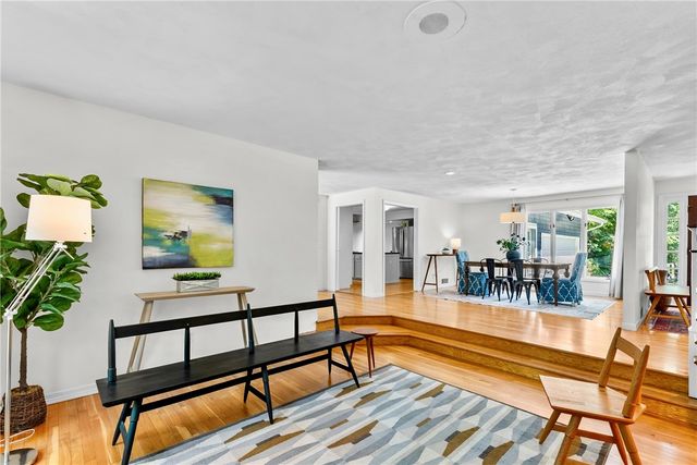 6 North Lane, Barrington, RI 02806