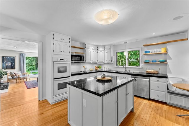 6 North Lane, Barrington, RI 02806