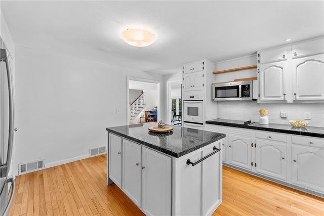 6 North Lane, Barrington, RI 02806