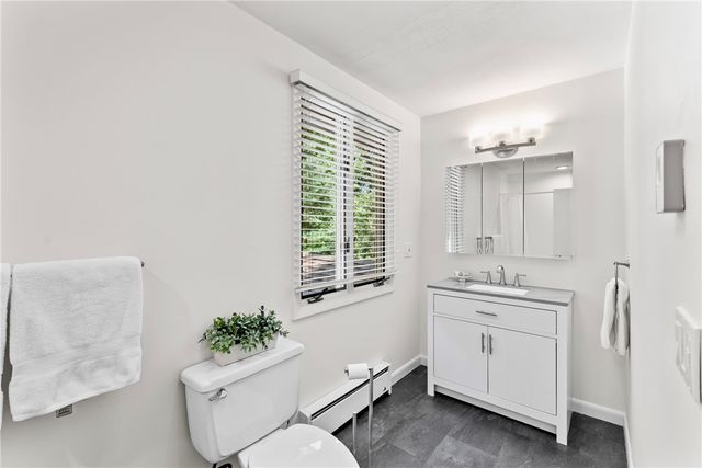 6 North Lane, Barrington, RI 02806