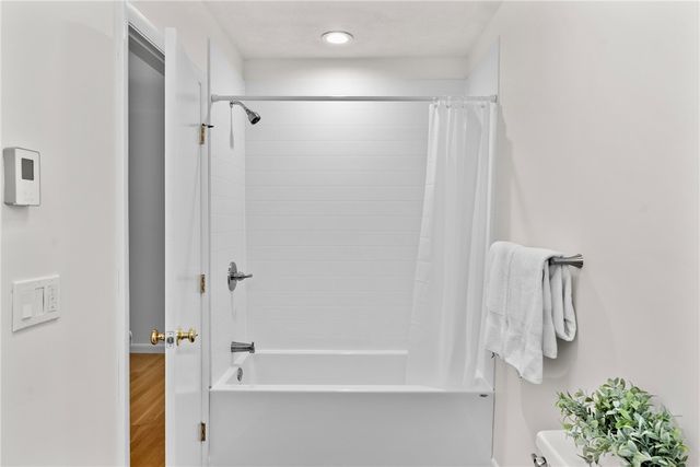 6 North Lane, Barrington, RI 02806