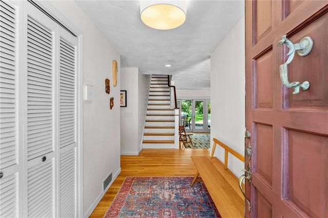 6 North Lane, Barrington, RI 02806