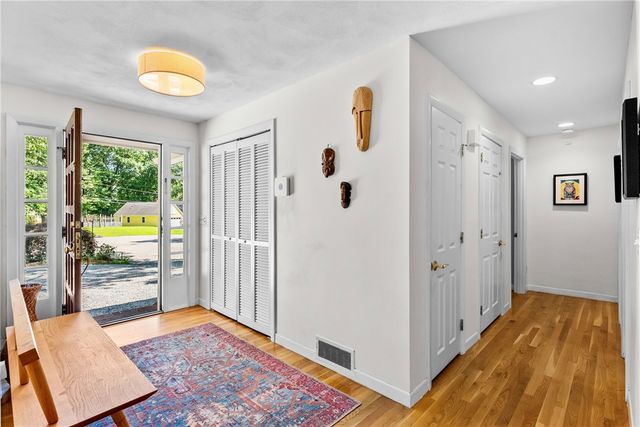 6 North Lane, Barrington, RI 02806