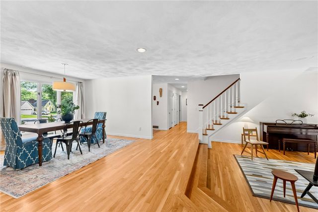 6 North Lane, Barrington, RI 02806
